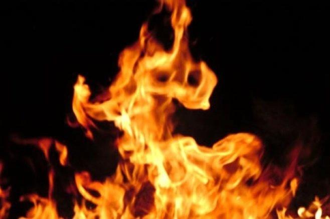 Пожарные из Приморья вывели из горящего дома пять человек