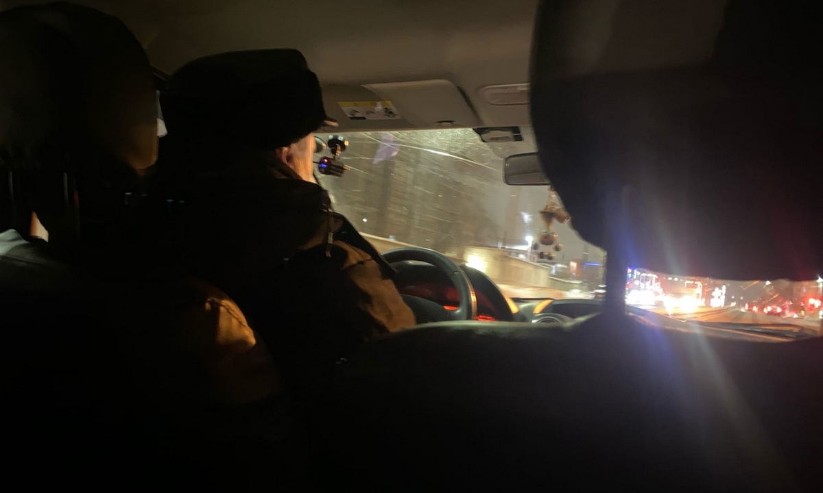 В Карелии мужчина угнал машину, после того как от него отказался таксист