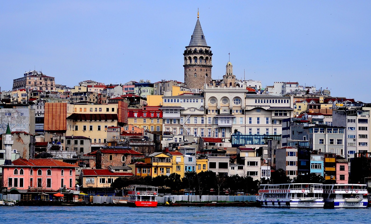 Россияне начали массово скупать недвижимость в Турции 
