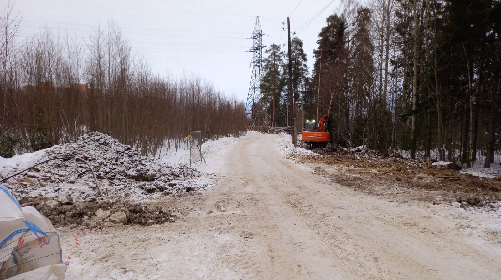 «Лес рубят, щепки летят»: еще в одном районе Петрозаводска вырубили лес